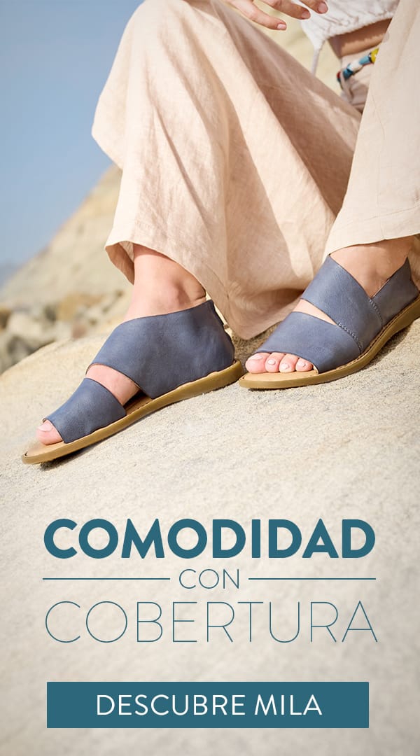 Comodidad con Cobertura. Descubre Mila. Estilo destacado: sandalia plana Mila en azul.