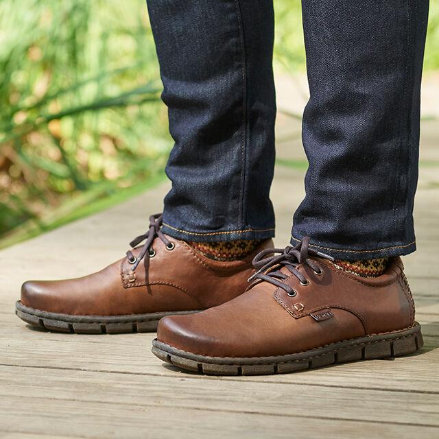 Born sale casual shoes