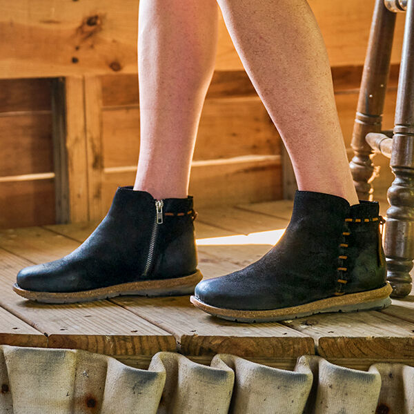 Born hotsell shoes canada