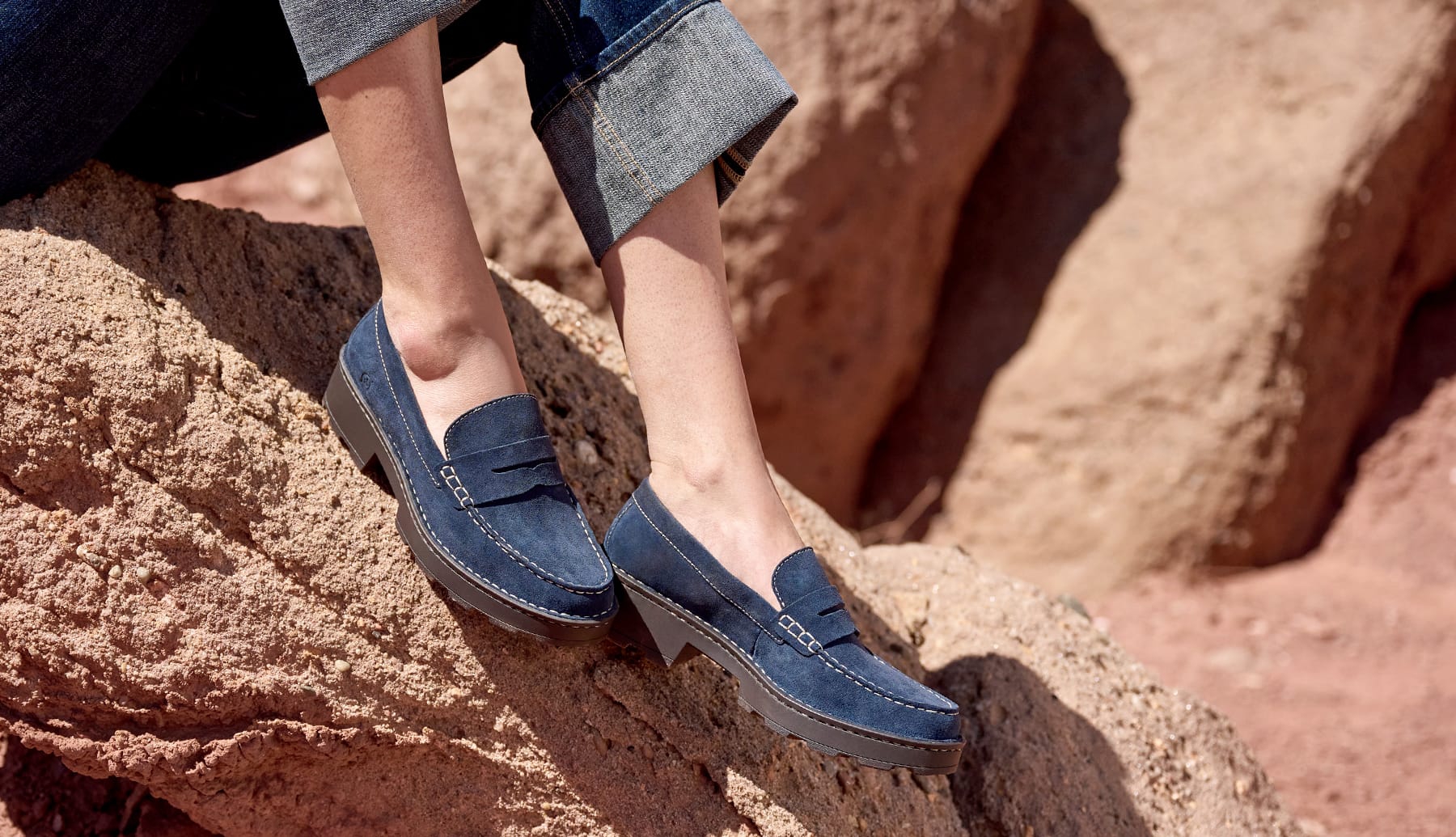 Women's Carrera loafer in blue suede.