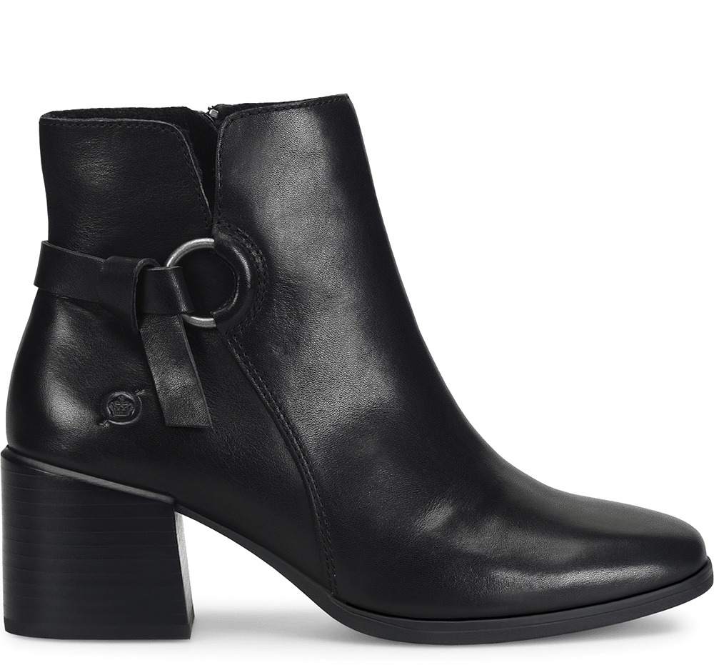 Livvy heeled ankle boot in black leather.