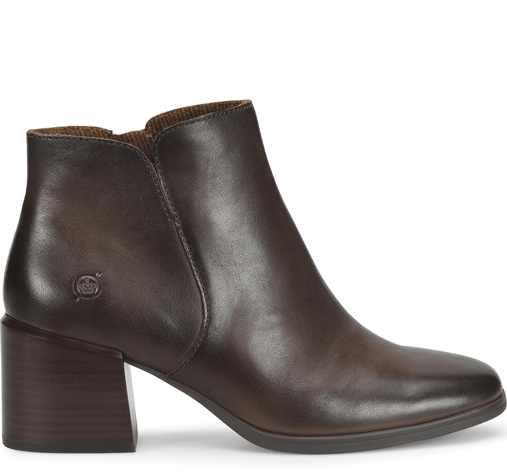 Lisbet heeled ankle boot in brown leather.
